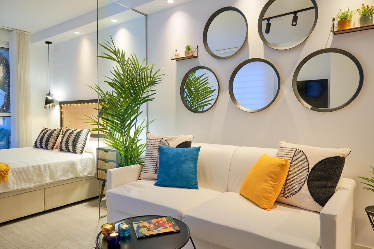 Suite Roca Chica Torremolinos Bagian luar foto