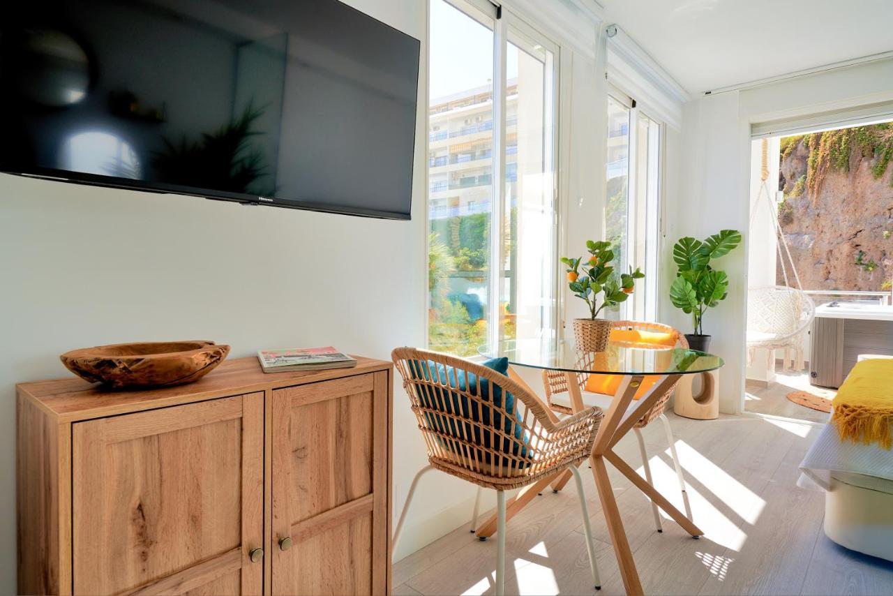 Suite Roca Chica Torremolinos Bagian luar foto
