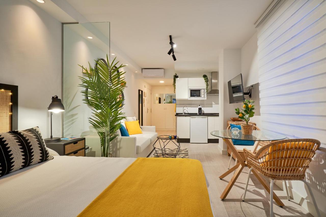Suite Roca Chica Torremolinos Bagian luar foto