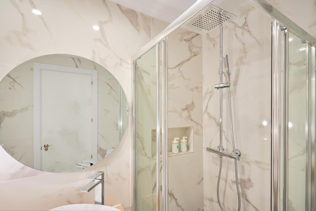 Suite Roca Chica Torremolinos Bagian luar foto