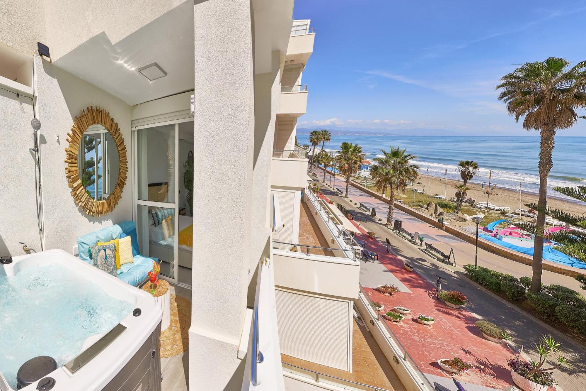 Suite Roca Chica Torremolinos Bagian luar foto